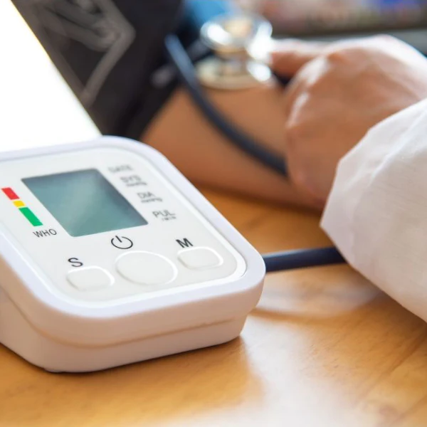 Tensiometre-ecran-LCD-mesure_2048x2048